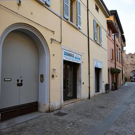 La Dimora Delle Emozioni - Il Fascino Del Centro Storico E L'adrenalina Dell'autodromo Lägenhet Imola