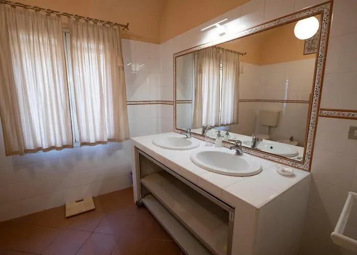 Lägenhet La Dimora Delle Emozioni - Il Fascino Del Centro Storico E L'adrenalina Dell'autodromo