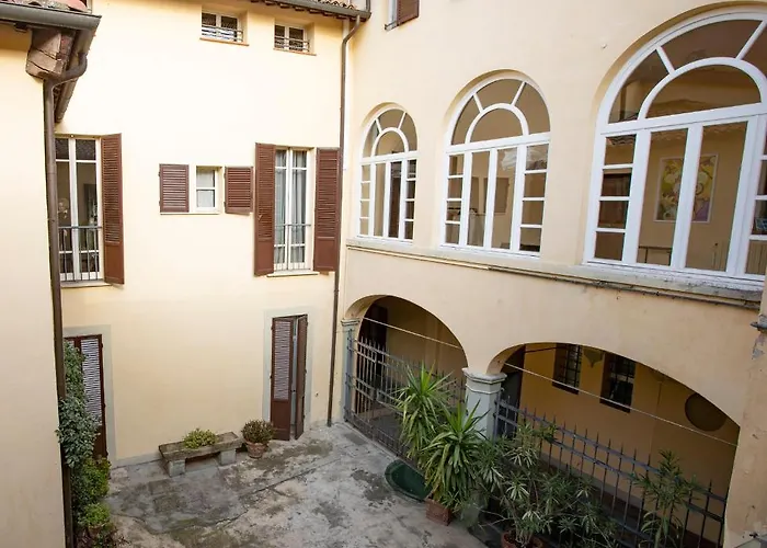 Lägenhet La Dimora Delle Emozioni - Il Fascino Del Centro Storico E L'adrenalina Dell'autodromo *