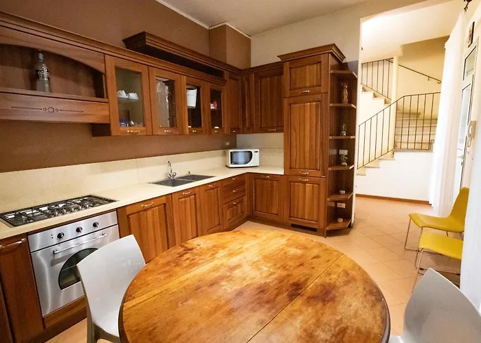 Apartman La Dimora Delle Emozioni - Il Fascino Del Centro Storico E L'adrenalina Dell'autodromo *