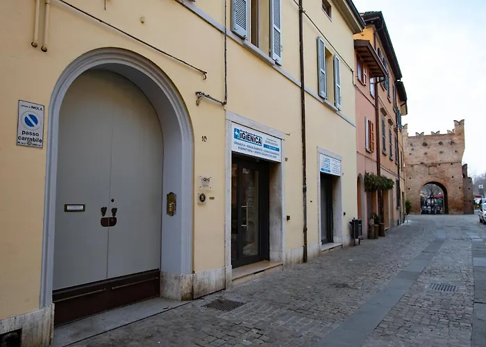 La Dimora Delle Emozioni - Il Fascino Del Centro Storico E L'adrenalina Dell'autodromo Apartman Imola