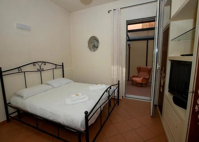 La Dimora Delle Emozioni - Il Fascino Del Centro Storico E L'adrenalina Dell'autodromo Apartman