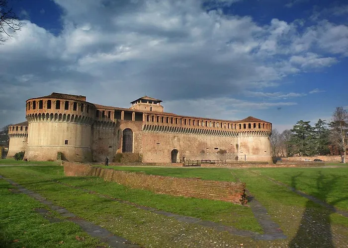 La Dimora Delle Emozioni - Il Fascino Del Centro Storico E L'adrenalina Dell'autodromo Apartman *
