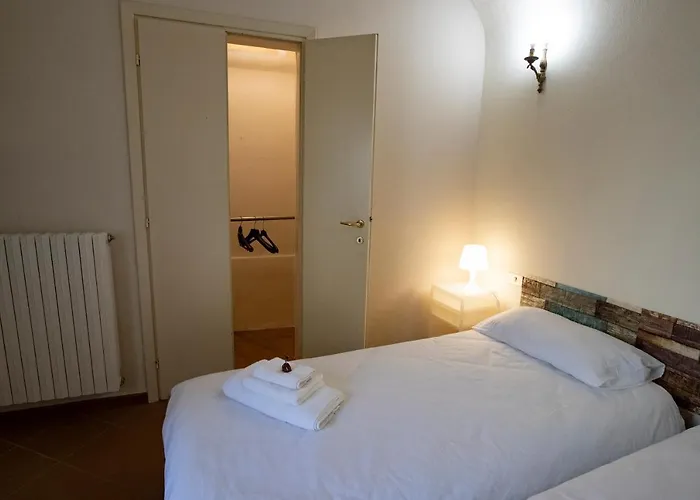 La Dimora Delle Emozioni - Il Fascino Del Centro Storico E L'adrenalina Dell'autodromo